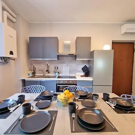Intero Giulietta - Fiera Ospedale Borgo Roma - Free Parking - Free Wi-fi Apartment *